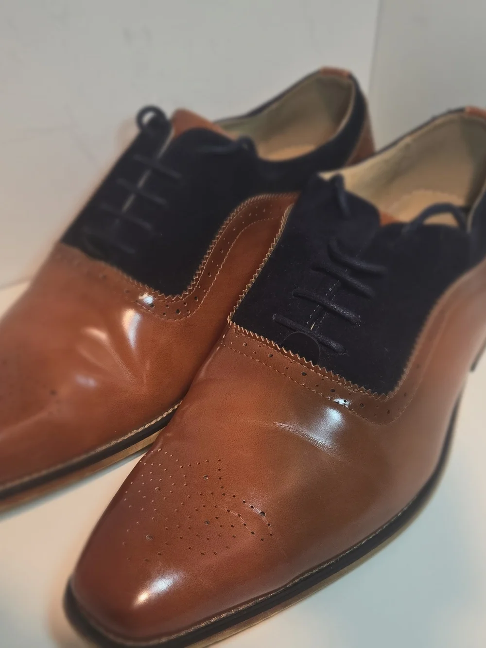 Men's Two-Tone Tan and Black Oxford Derby Dress Shoes
